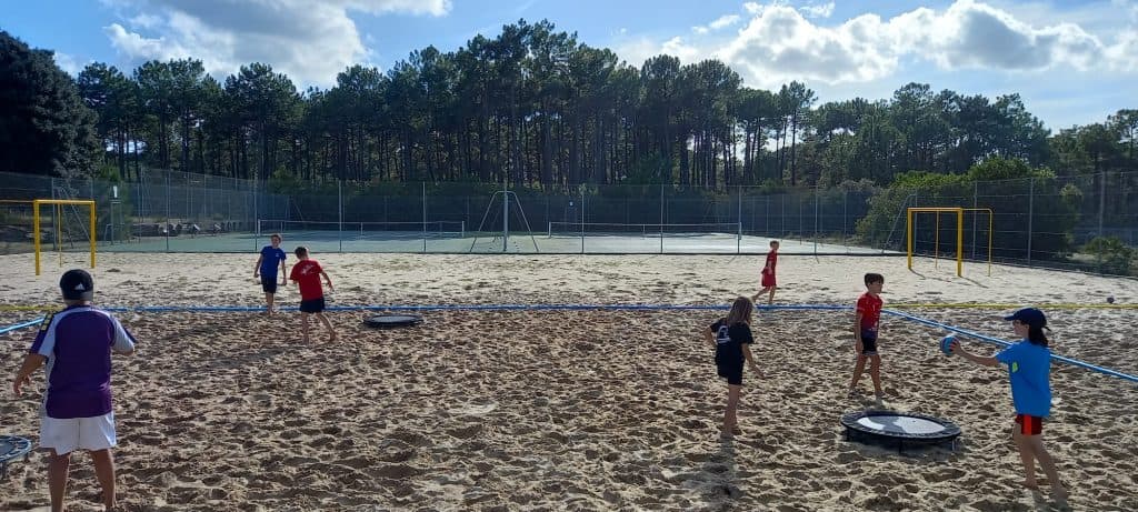 Beach handball sur le sable du Pôle de l'Ardilouse à Lacanau